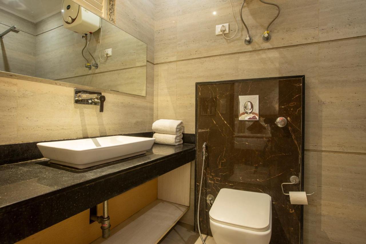 Hotel Arch Suites - Near Aerocity Nuova Delhi Esterno foto
