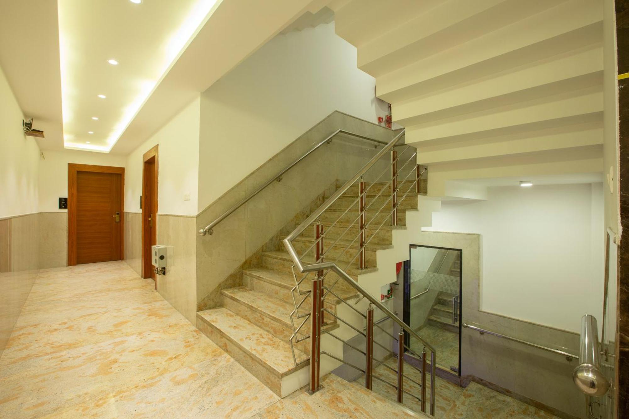 Hotel Arch Suites - Near Aerocity Nuova Delhi Esterno foto