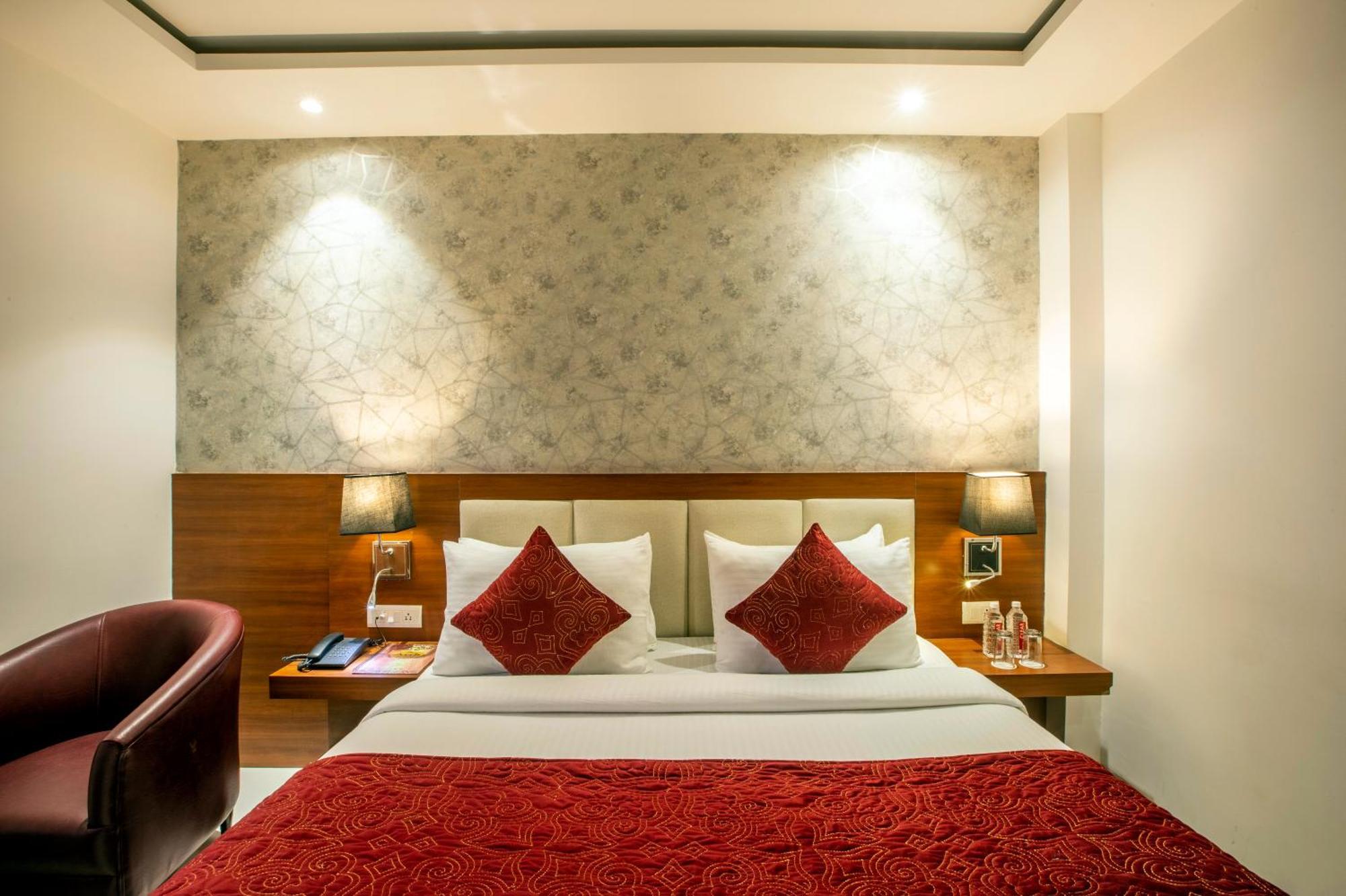Hotel Arch Suites - Near Aerocity Nuova Delhi Esterno foto