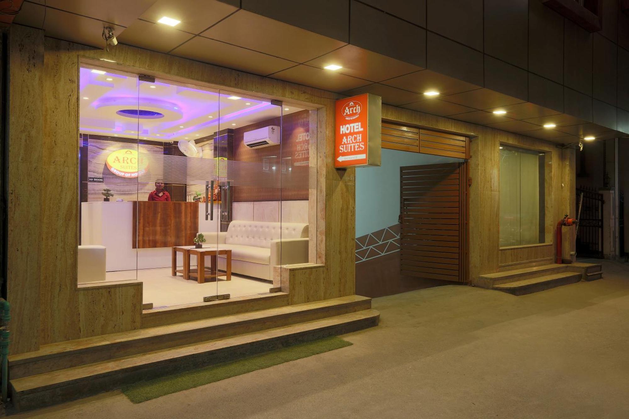 Hotel Arch Suites - Near Aerocity Nuova Delhi Esterno foto